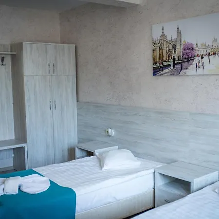 Family Hotel 2*